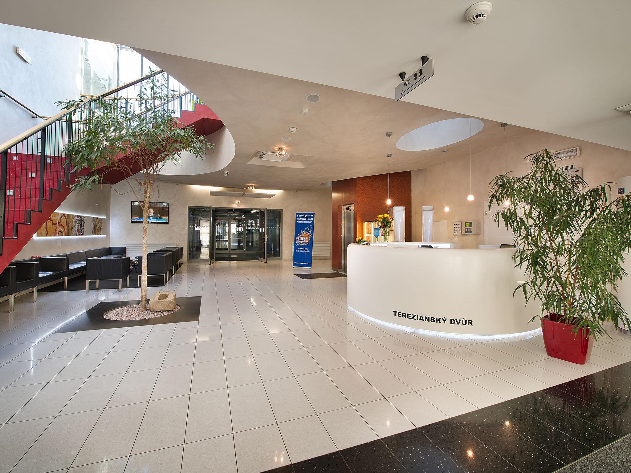 EA Hotel Tereziánský dvůr Hradec Králové Exterior foto