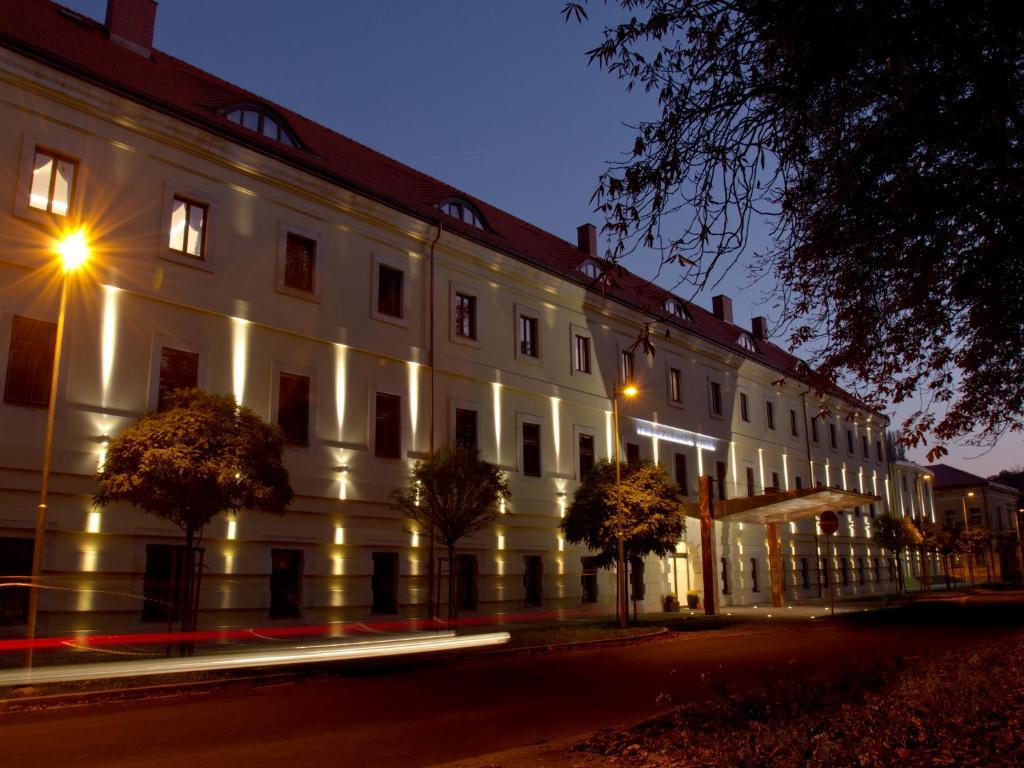 EA Hotel Tereziánský dvůr Hradec Králové Exterior foto